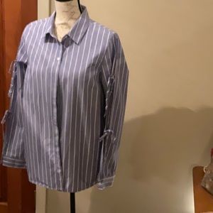 Madison brand. Blue with white stripe!  Looks great with white jeans